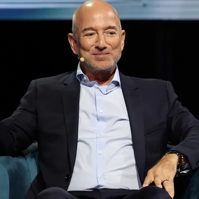 Jeff Bezos, dispuesto a invertir hasta 6 mil millones de dólares en un club de la Premier League