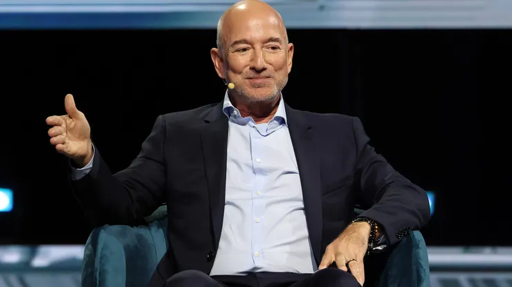 Jeff Bezos contactado para comprar una parte de Liverpool