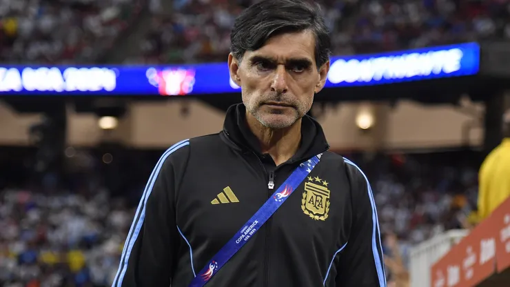 Roberto Ayala, ayudante de Scaloni.