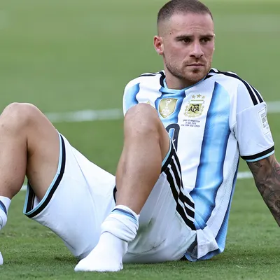 A la espera de Alexis Mac Allister, el nuevo DT de Liverpool aclaró su situación: “Pienso en fichar jugadores”