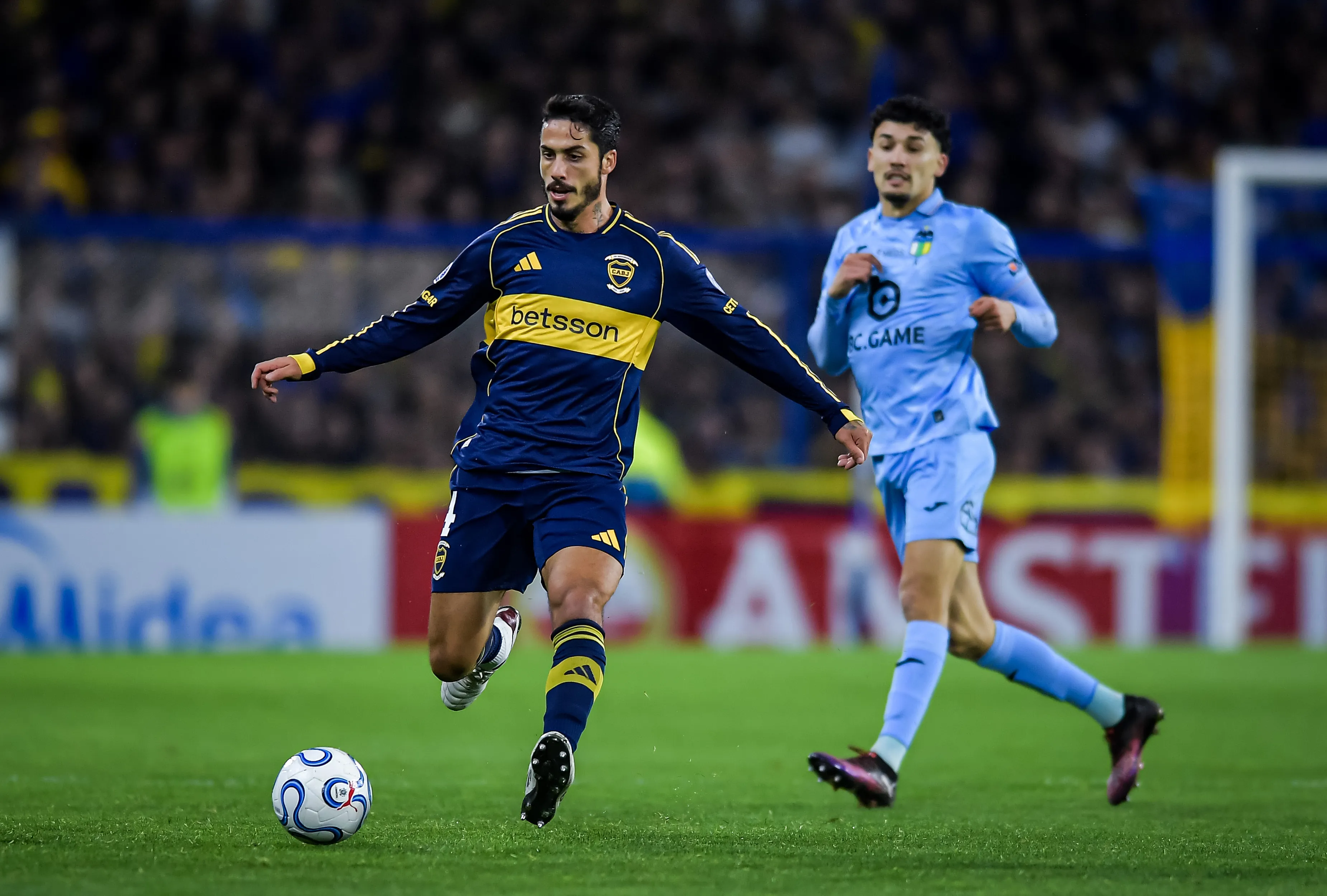 Nicolás Figal, defensor de Boca en el partido ante O’Higgins. (Getty Images)