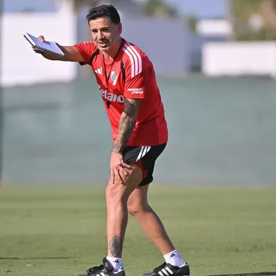 Quién es Ariel Broggi, el asistente de Coudet que será DT de River ante Barracas