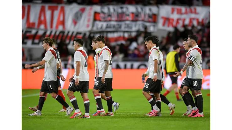 River sigue sin hallar respuestas: perdió con Barracas y se fue silbado del Monumental