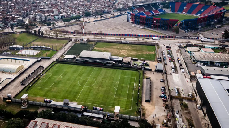 El Estadio Guillermo Laza de Deportivo Riestra.