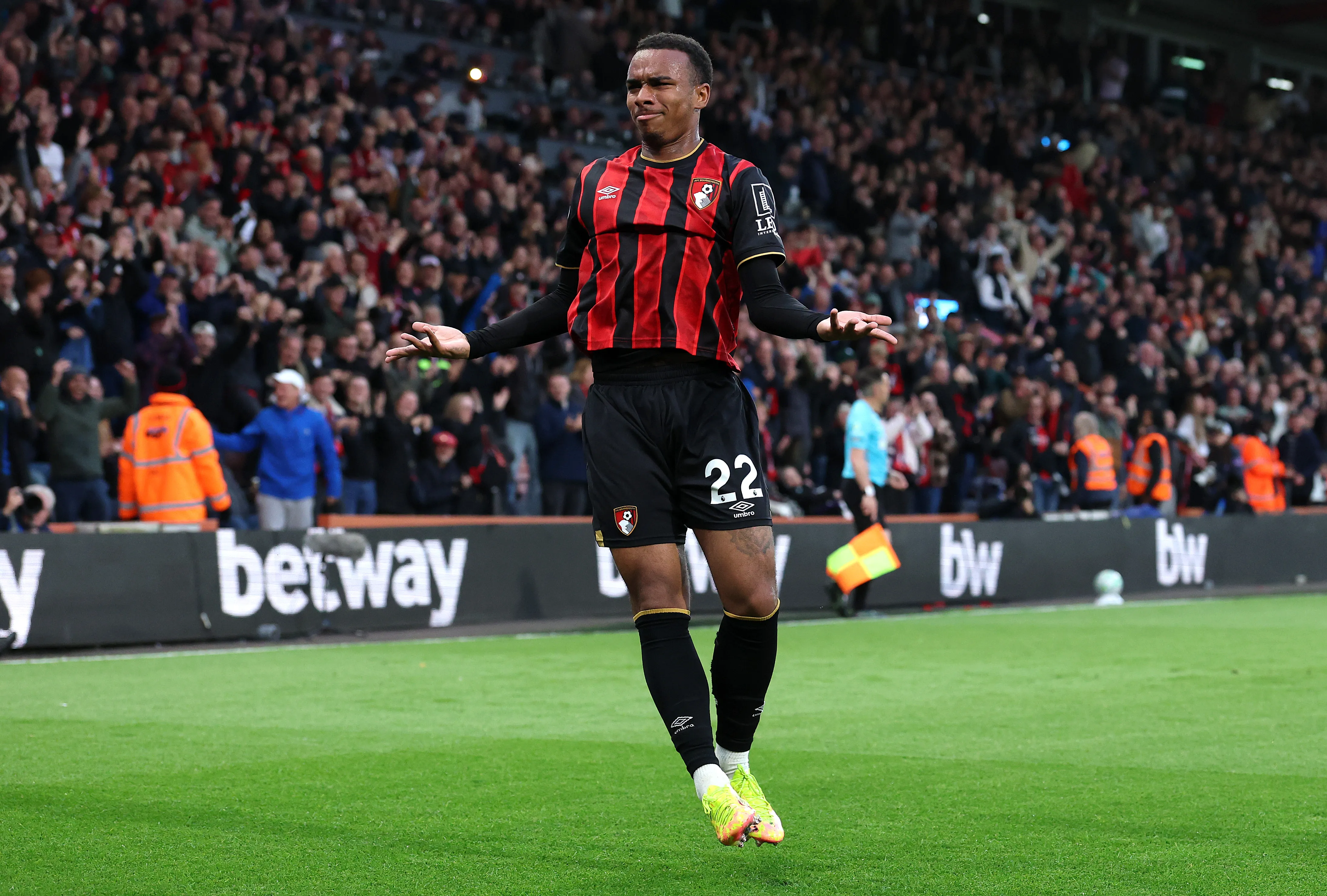 Eli Junior Kroupi acumula 13 goles en 35 partidos en el Bournemouth. Getty Images.