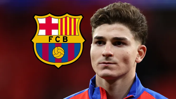 Barcelona piensa en Eli Junior Kroupi como alternativa en el mercado a Julián Alvarez.