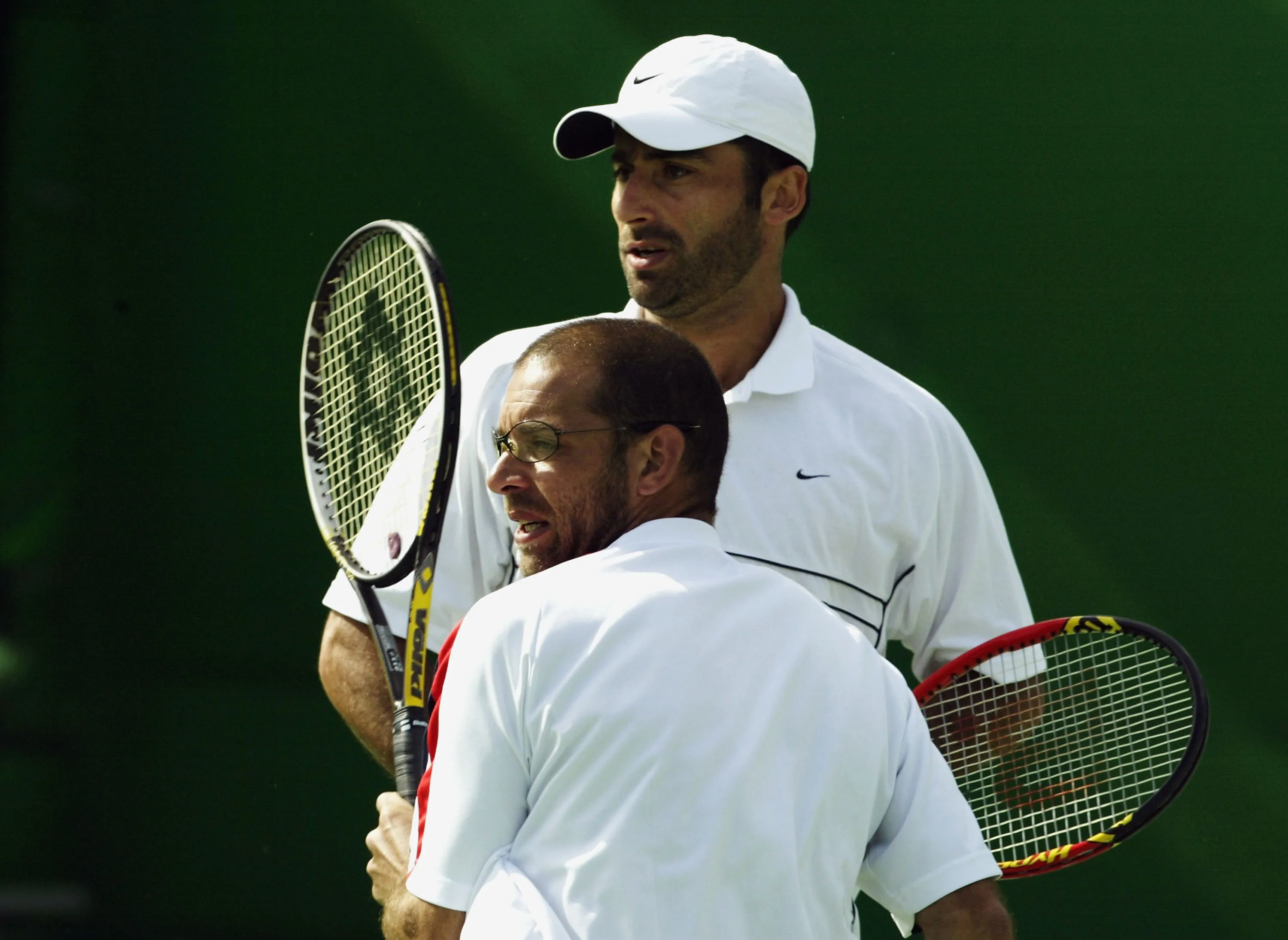 Karsten Braasch con gafas y Sargis Sargsian en 2004. (Foto: Getty).
