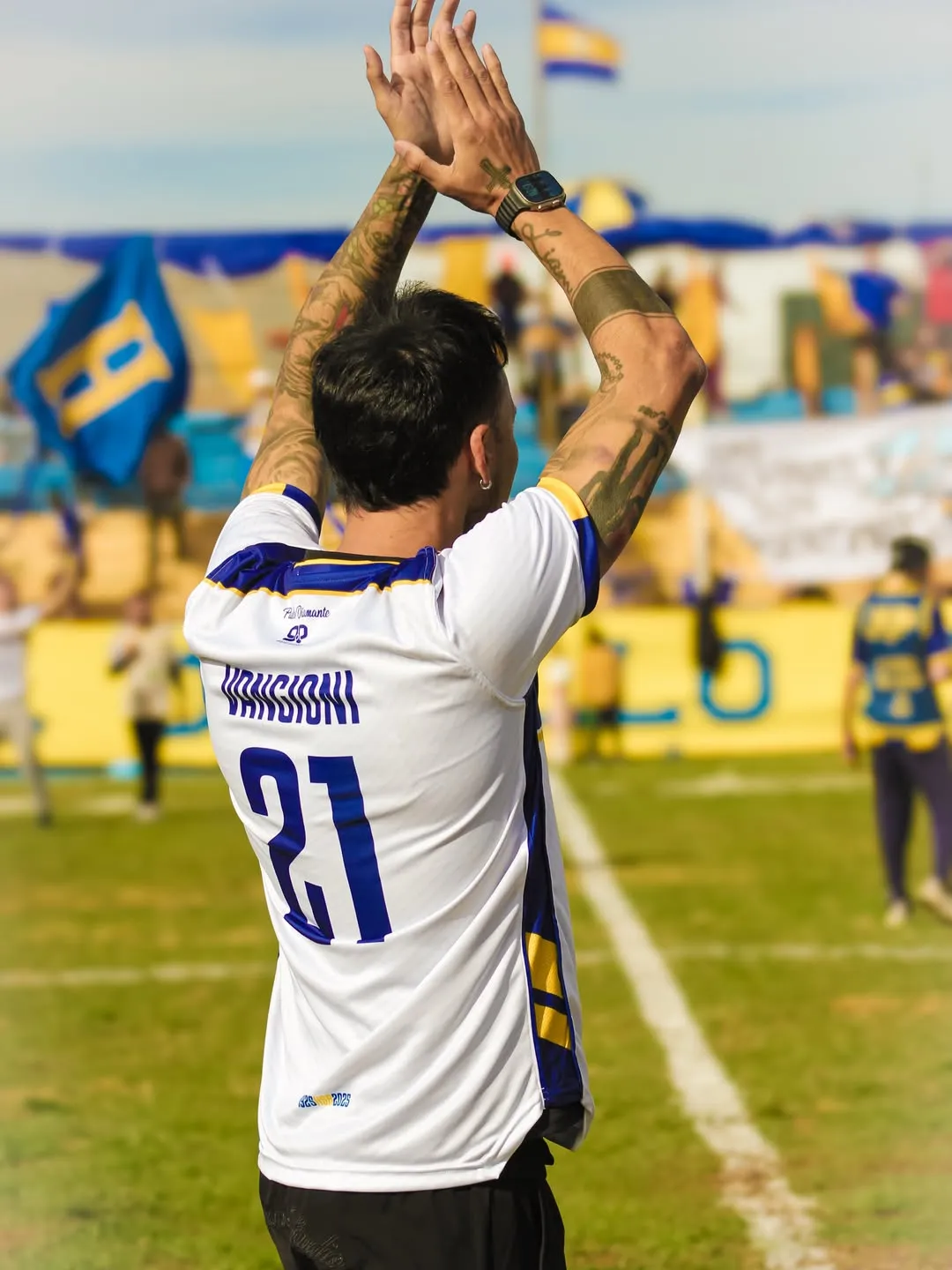 Fue presentado durante el clásico local. Foto Huracán SR.