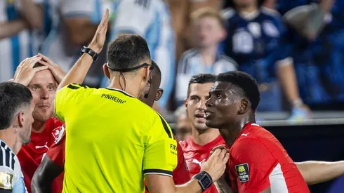 La IFAB admitió que fue un error la expulsión de Embolo en el partido entre Argentina y Suiza