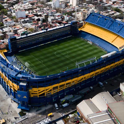 Boca evalúa mudar la localía por el estado del campo de La Bombonera
