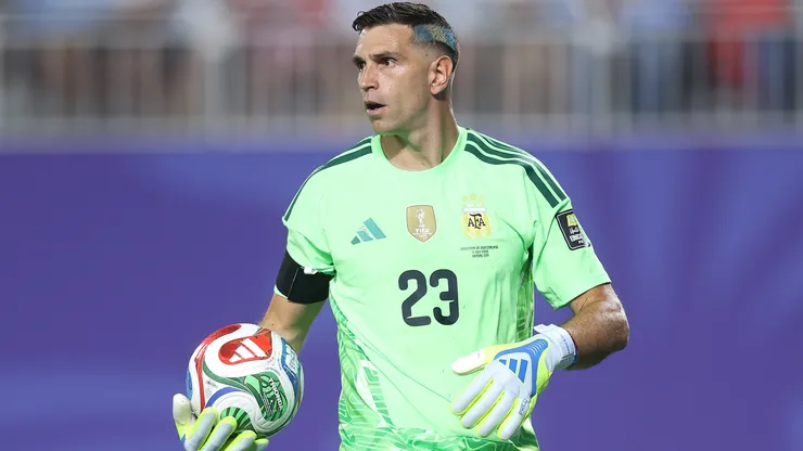 Dibu Martínez parece alejarse de Juventus