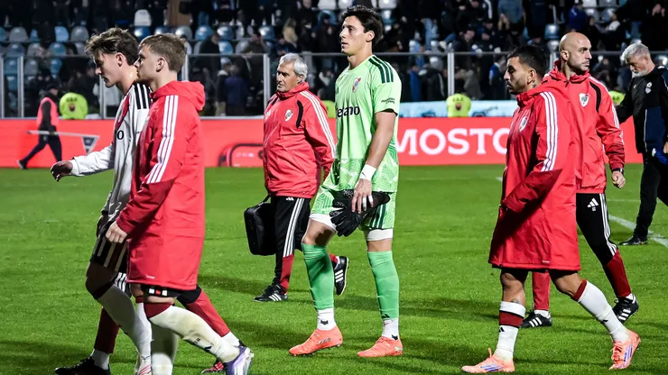 Los jugadores de River en la derrota ante Gimnasia.