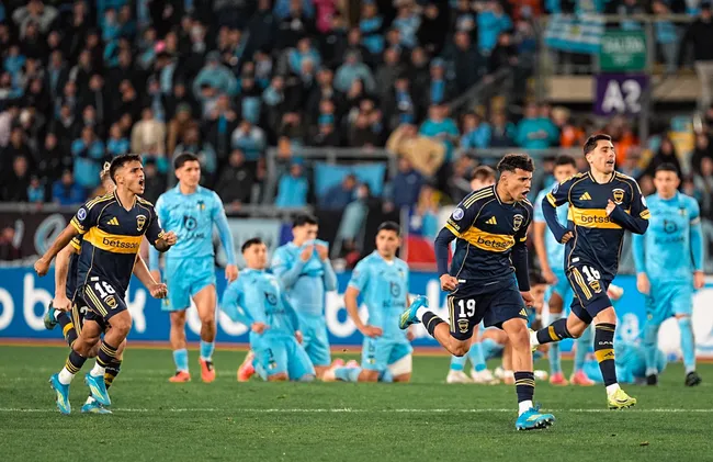 Leonel Flores con la 19. (Foto: Prensa Boca).