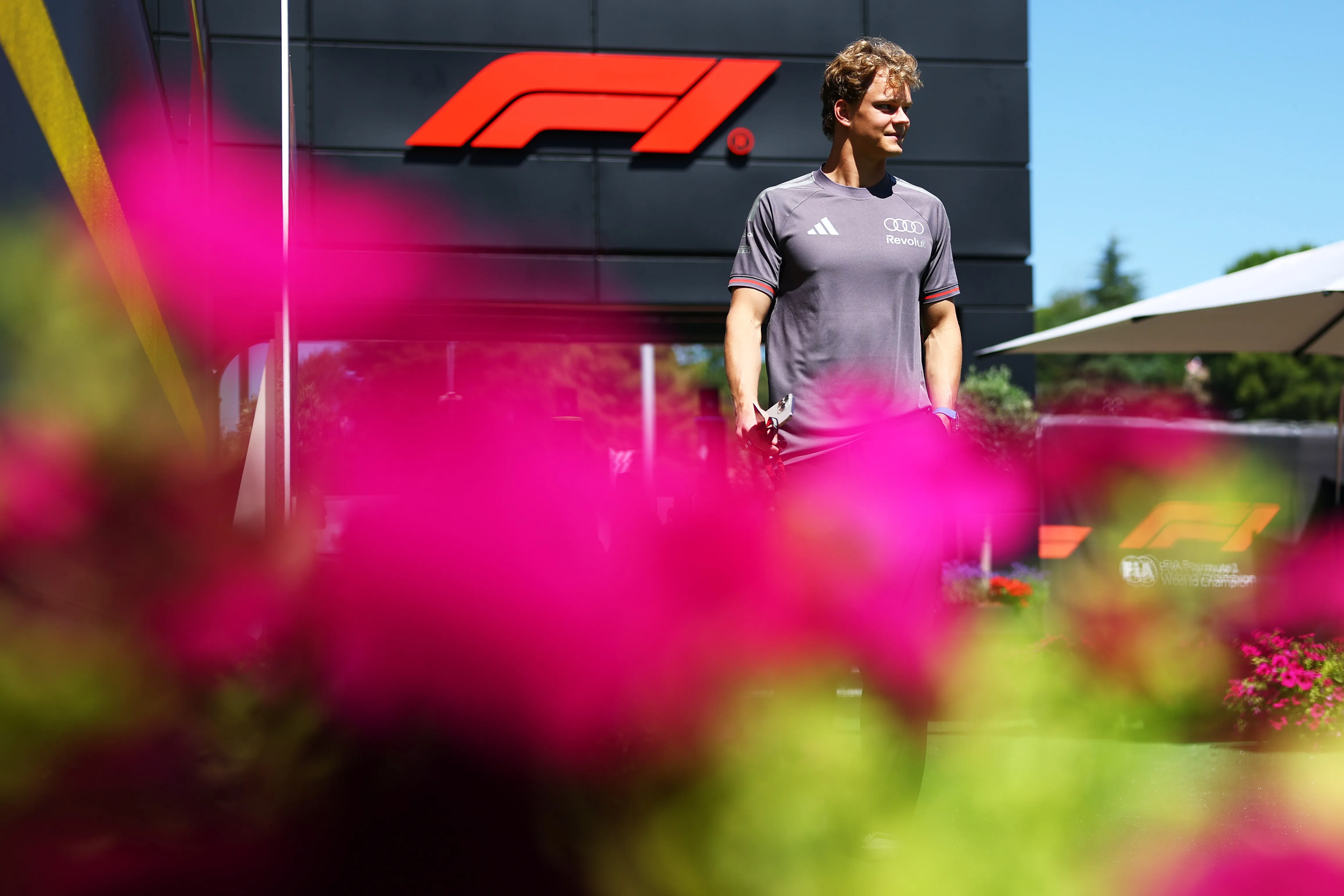 Aron con la ropa de Audi en Barcelona (Getty)