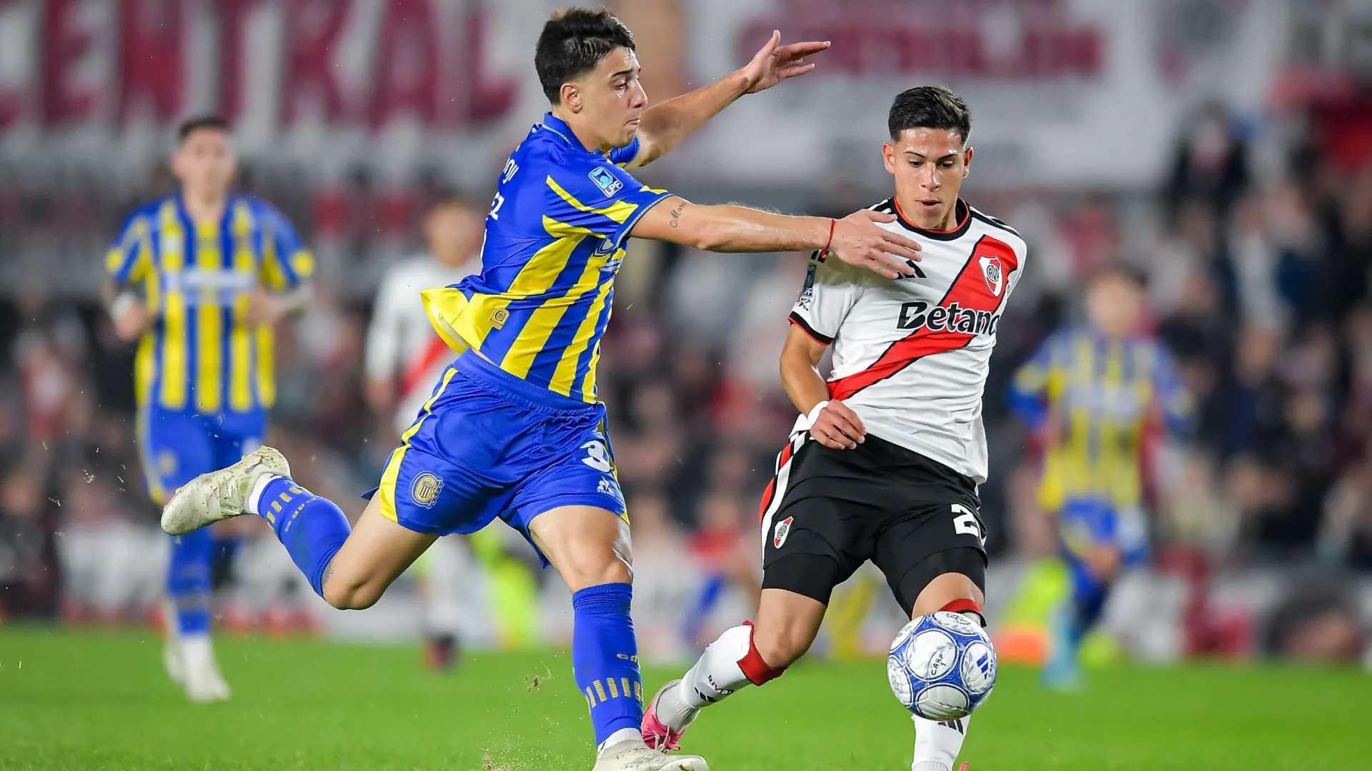 Una de las búsquedas del juvenil Pereyra. (Foto: Getty)