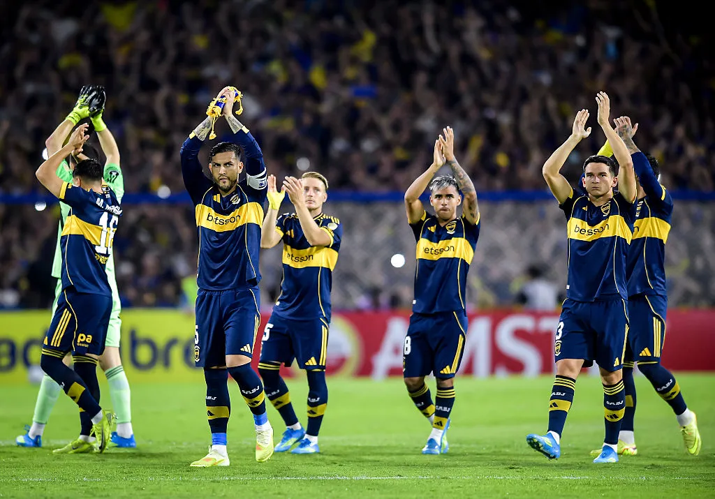 Los futbolistas de Boca saludando a los hinchas. (Getty Images)