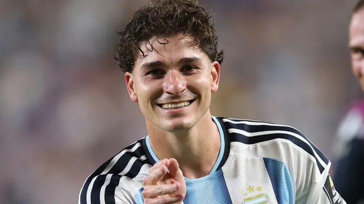 Julián Álvarez resuelve su futuro.