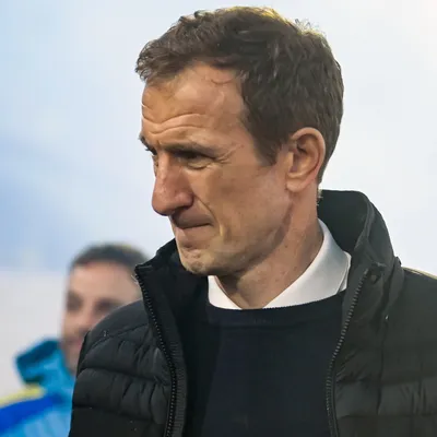 Arruabarrena presionó a Riquelme sobre el mercado: "Sabe lo que necesitamos"