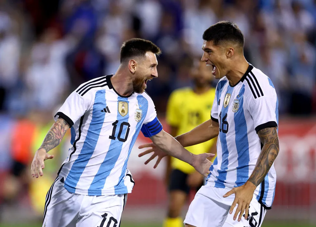 Joaquín Correa y Lionel Messi en la Selección Argentina. (Getty Images)