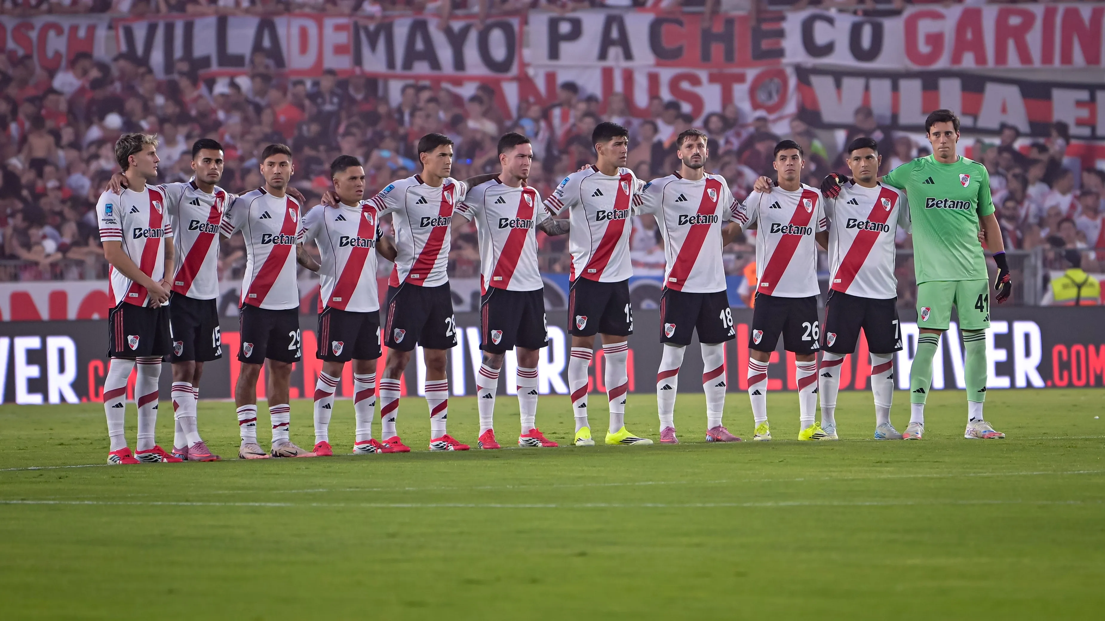 Minuto de silencio en River – Tigre en el Monumental (Getty)