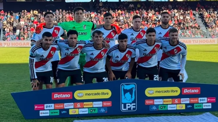 Los titulares de River en Victoria.