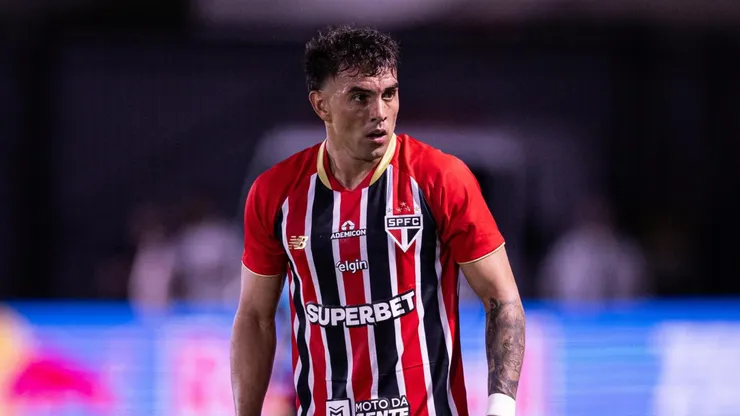 Enzo Díaz, lateral izquierdo de Sao Paulo.