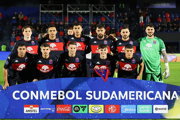 El equipo titular de Tigre ante Montevideo City Torque. (Getty Images)