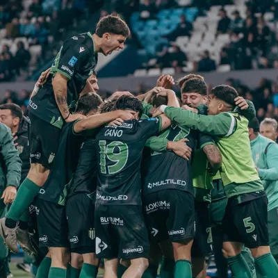 Sigue la crisis en Racing: perdió ante Banfield y se fue insultado