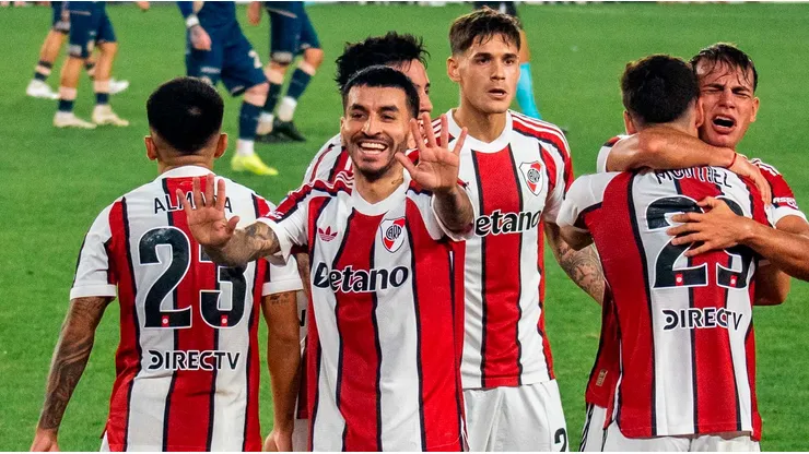 Ángel Correa festeja su primer gol en River.