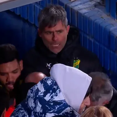 Guillermo Barros Schelotto y Julio Vaccari se pelearon en el túnel