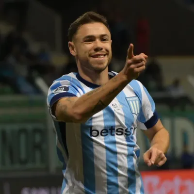 En un final polémico, Racing venció a Belgrano y clasificó