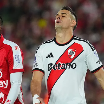 Palos bonitos: River sacó un empate en Colombia ante Santa Fe