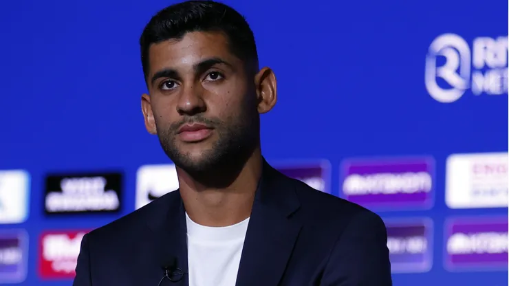 Cristian Romero en su presentación en Atlético de Madrid.