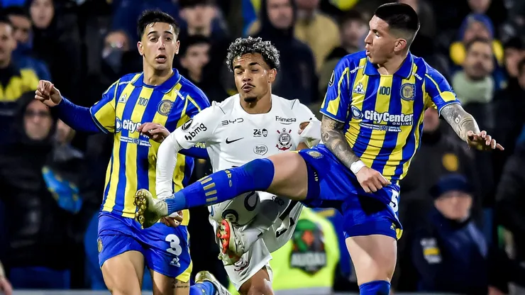Corinthians y Rosario Central buscan los cuartos de final.