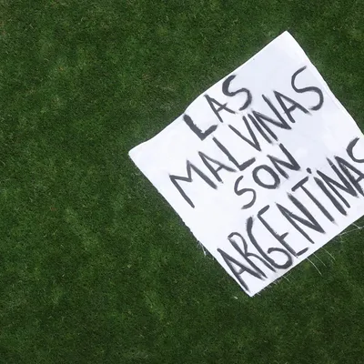 FIFA sancionó a la AFA con 10 mil dólares por la bandera de Malvinas
