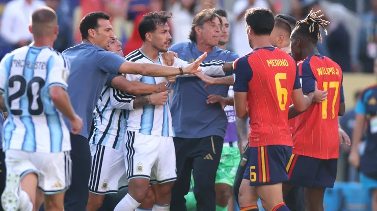 Argentina y España terminó en escándalo