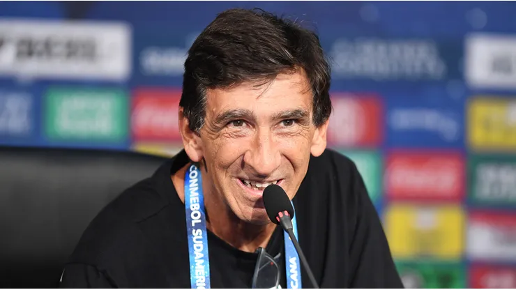 Gustavo Costas vuelve a Cerro Porteño y reemplaza a Ariel Holan
