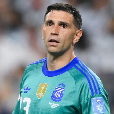 Dibu Martínez se acerca a Chelsea