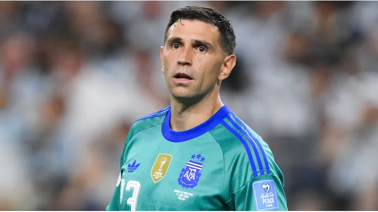 Dibu Martínez se acerca a Chelsea