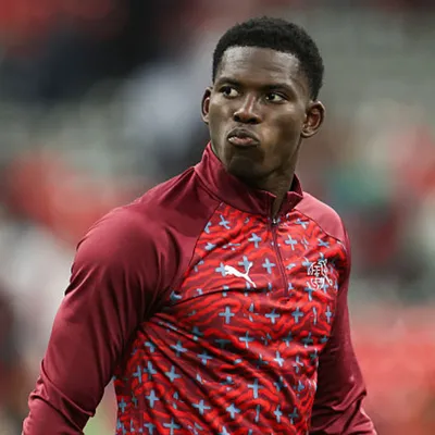 Embolo sigue enojado por la expulsión en Argentina vs. Suiza: "Difícil de aceptar"