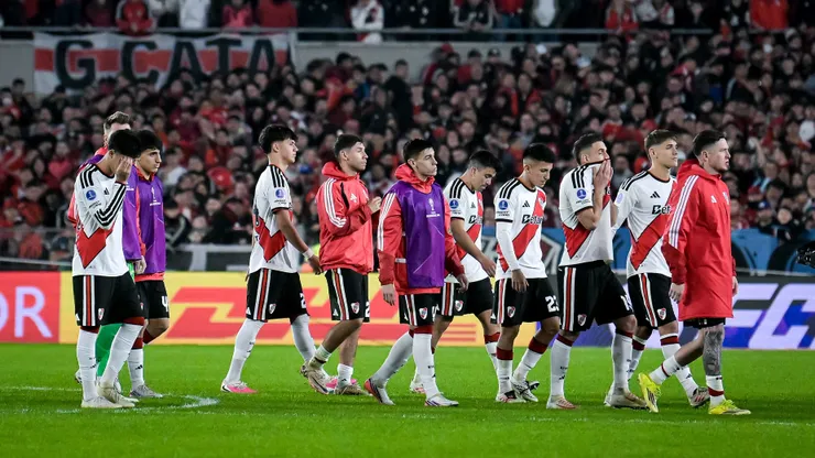 Los jugadores de River en la derrota ante Independiente Santa Fe.