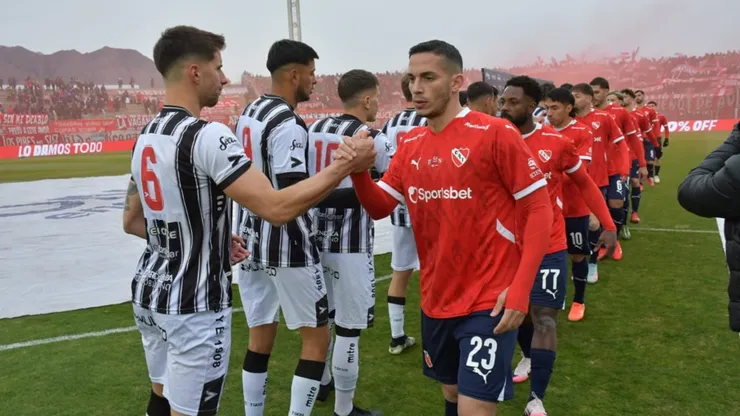 Independiente y Gimnasia de Mendoza, frente a frente.