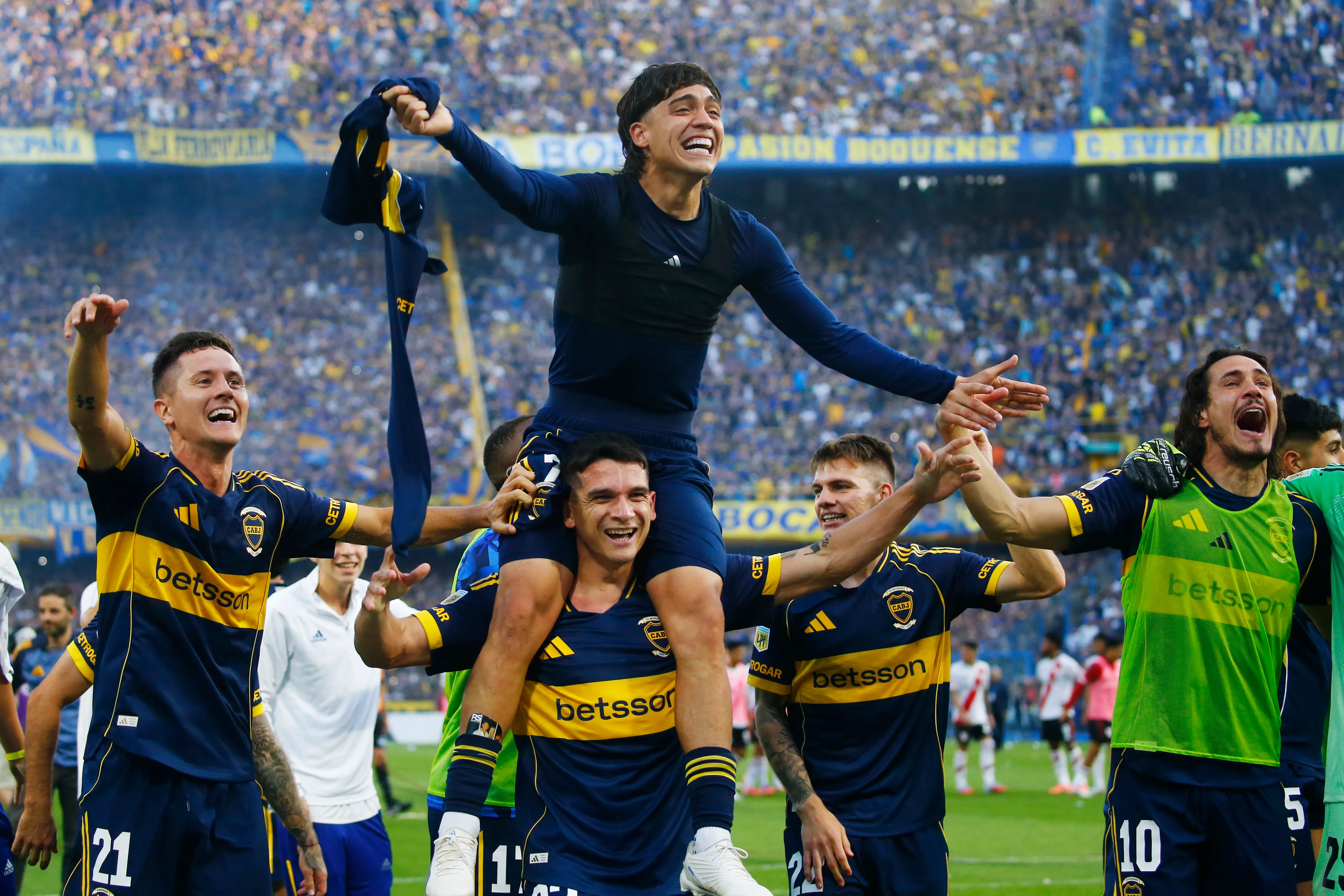 Zeballos celebra el Superclásico. (Foto: Getty)