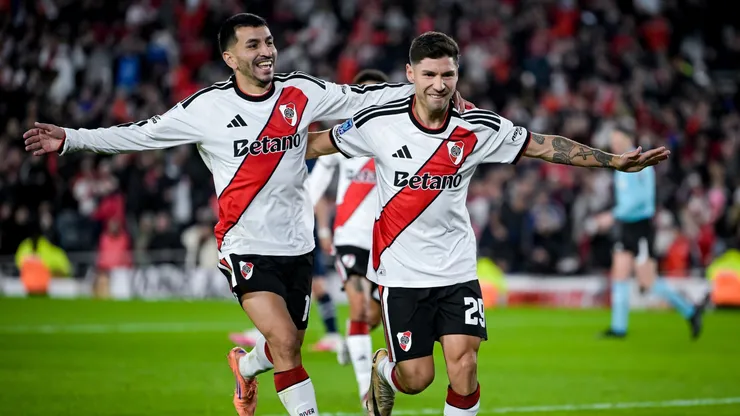Gonzalo Montiel festeja su gol ante Independiente Rivadavia.
