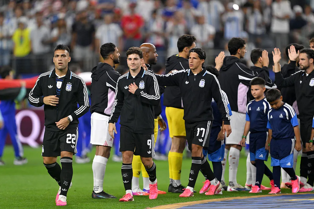 Lautaro Martínez y Julián Álvarez, en la Selección Argentina. (Getty Images)