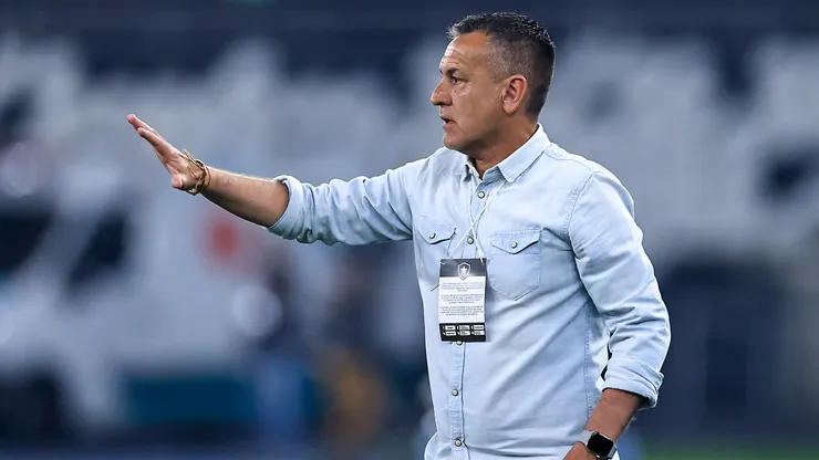 Horacio Melgarejo dirigiendo en Cienciano.
