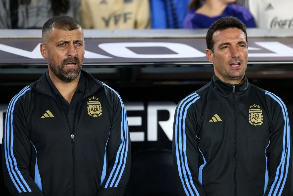 Walter Samuel y Lionel Scaloni, cuerpo técnico de la Selección Argentina. (Getty Images)
