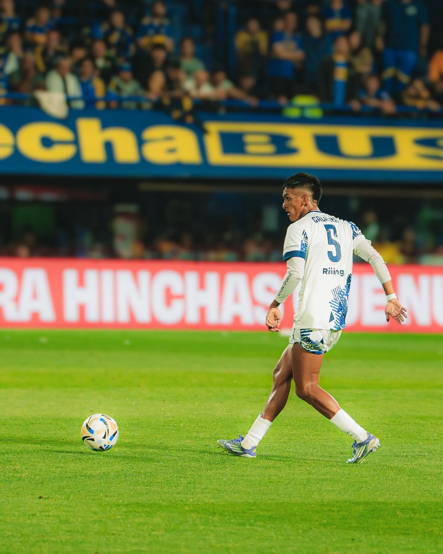 Matías Galarza, futbolista de Talleres en La Bombonera. (@MatiGalarza25)