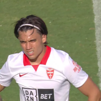 El gol de tiro libre del Changuito Zeballos en su debut en Monza