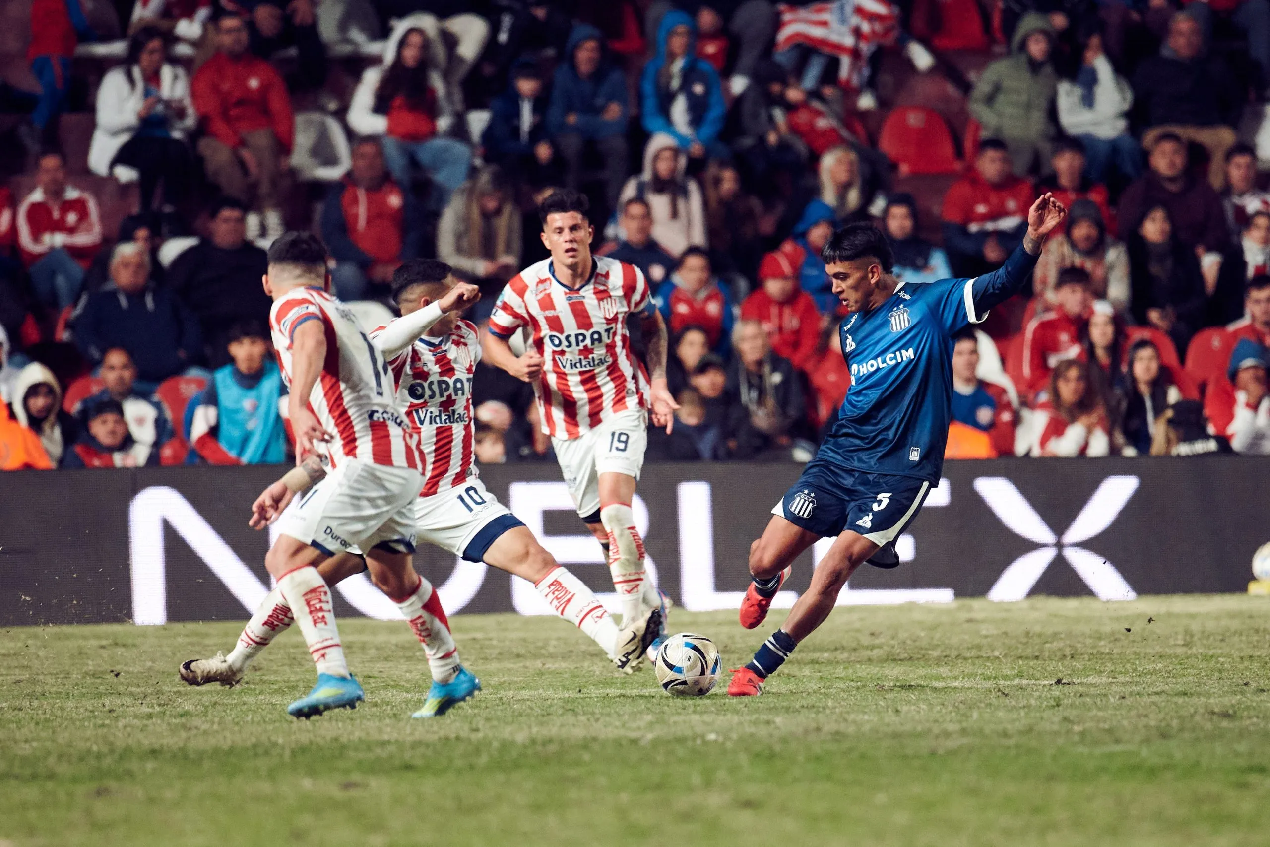 Matías Galarza ante Unión. (Foto: Prensa Talleres).